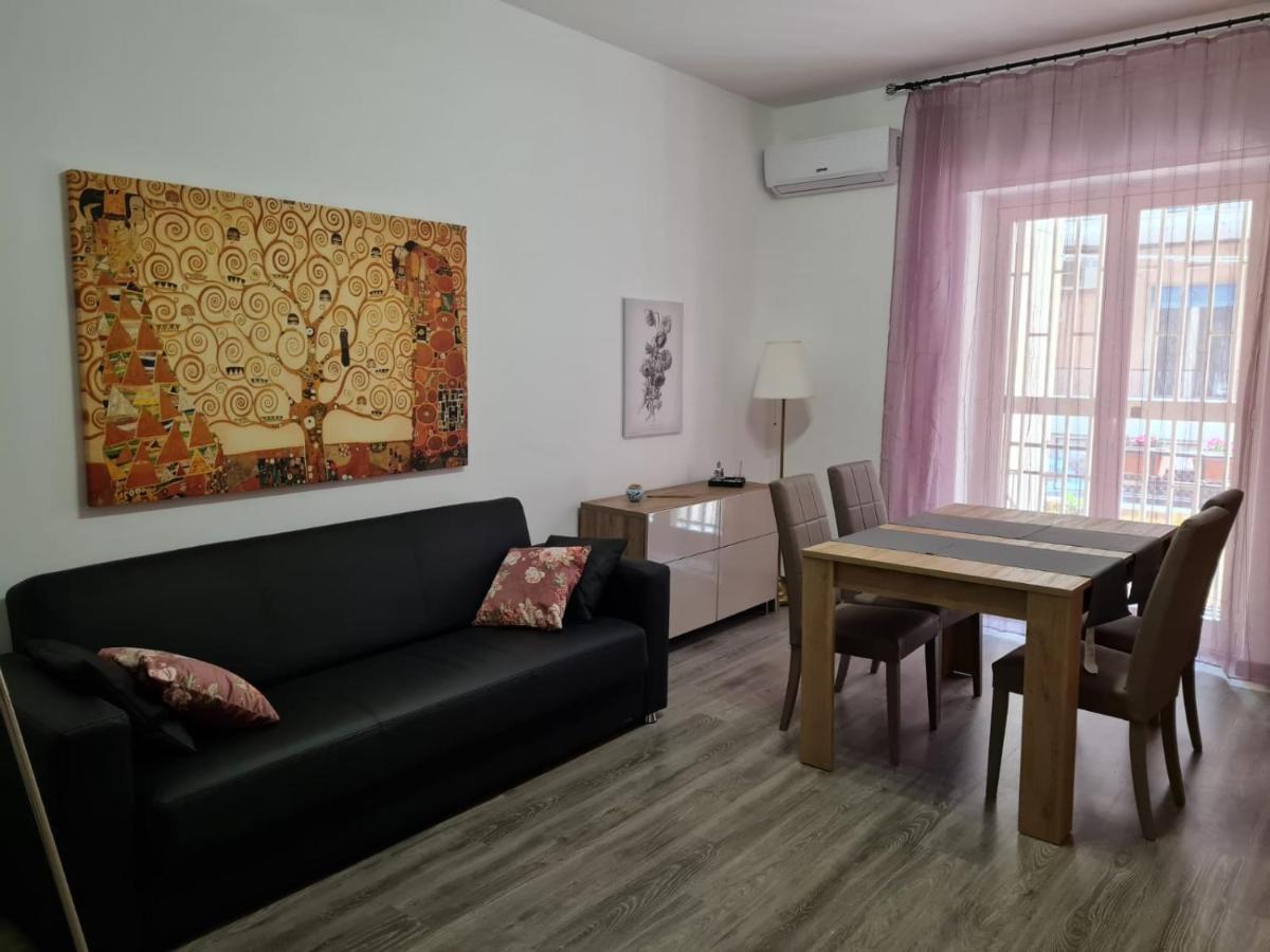 Dr House Apartment Catania Exterior photo