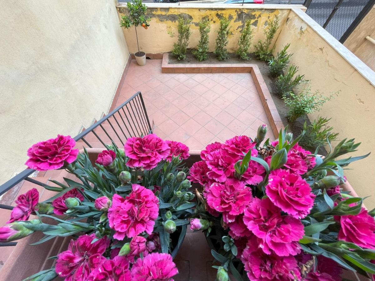 Dr House Apartment Catania Exterior photo